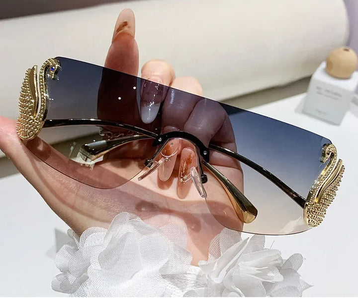 Swan Kiss Sunglasses