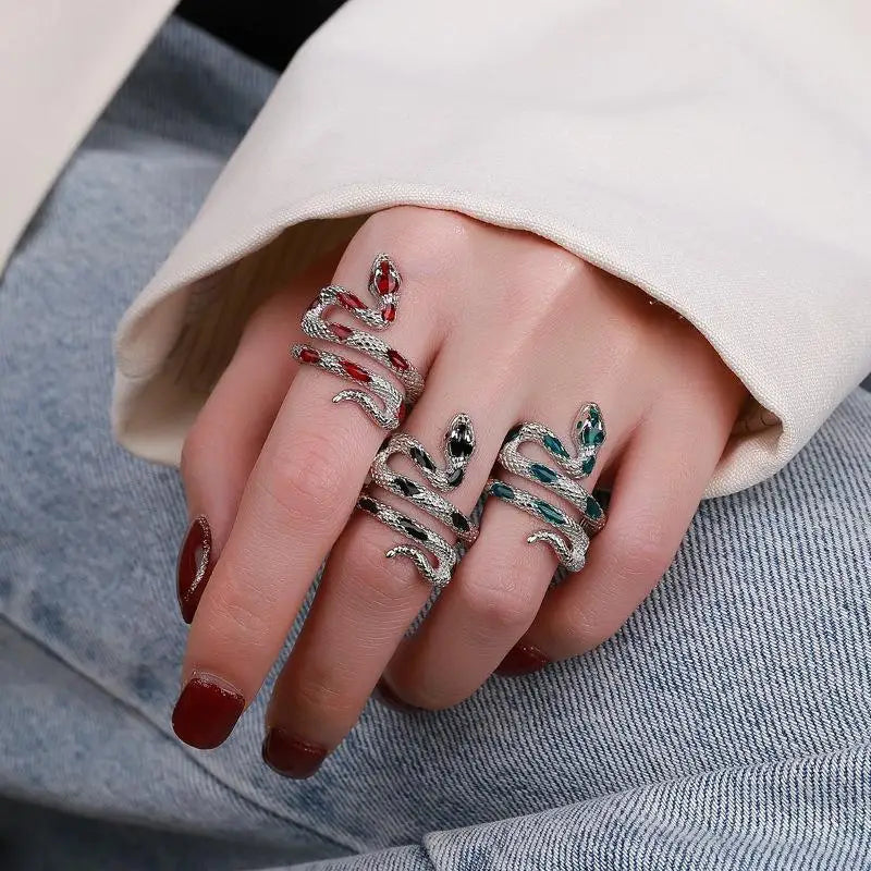 Venom Kiss Ring