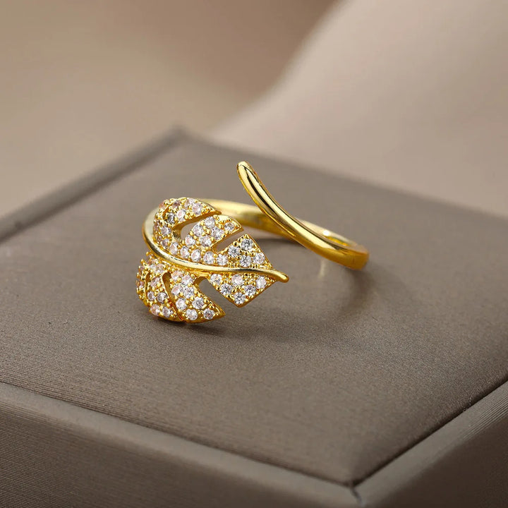 Isla Leaf Ring