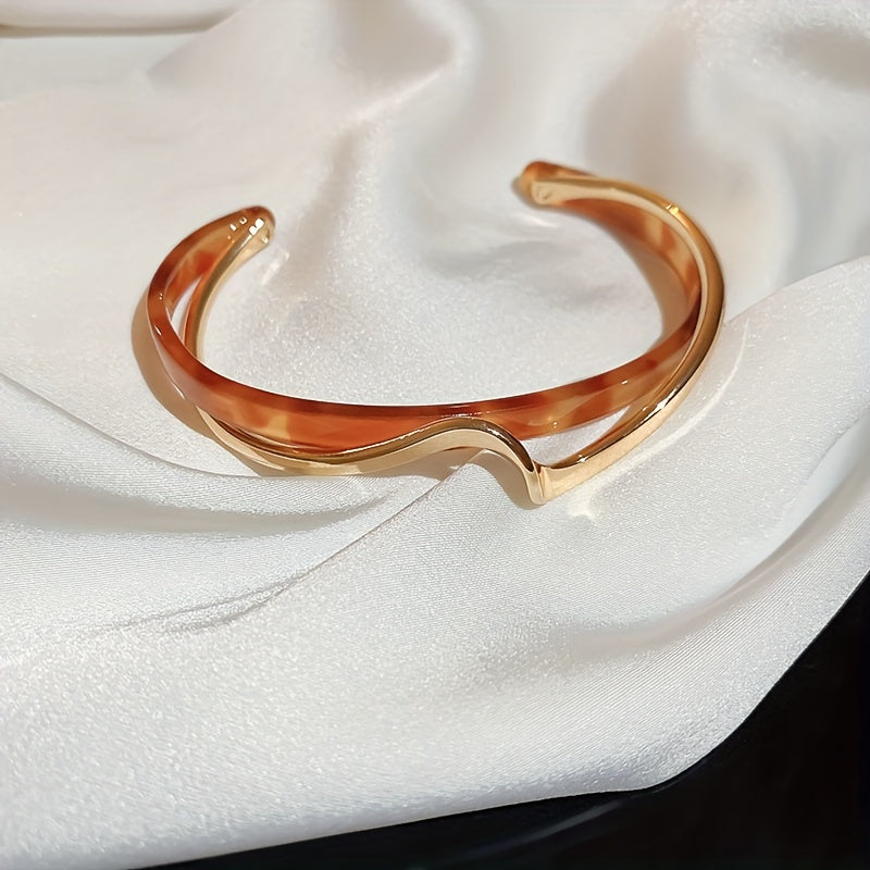 Vela Wave Cuff