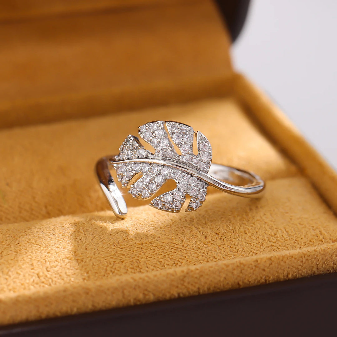 Isla Leaf Ring