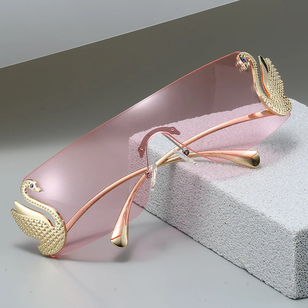 Swan Kiss Sunglasses