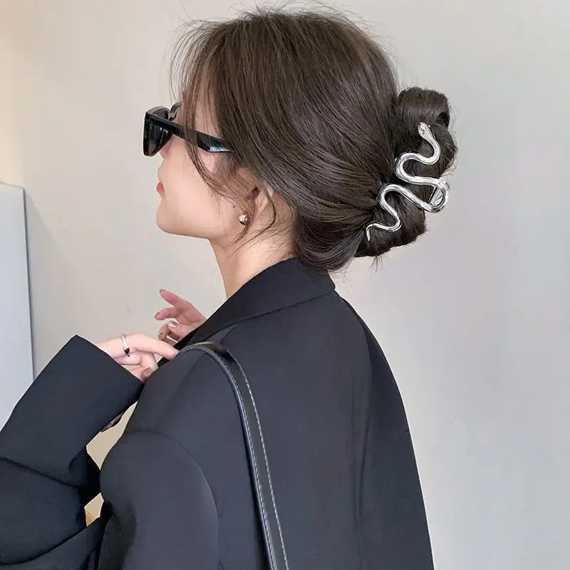 Medusa Wave Hair Clip
