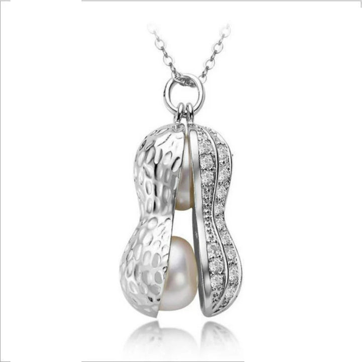 Hidden Gems Pearl Necklace
