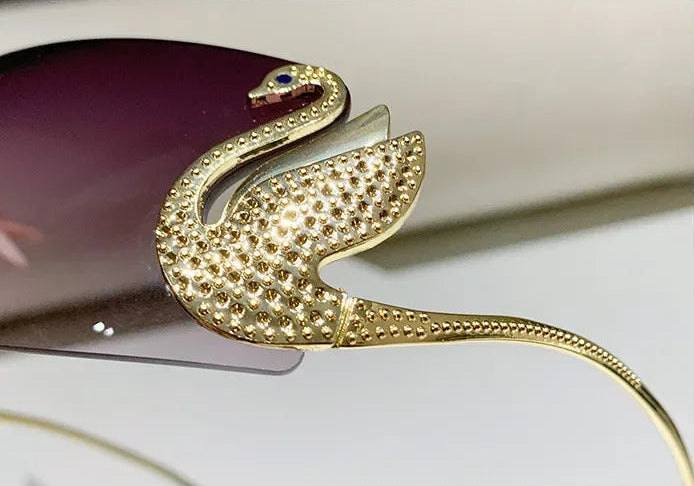 Swan Kiss Sunglasses