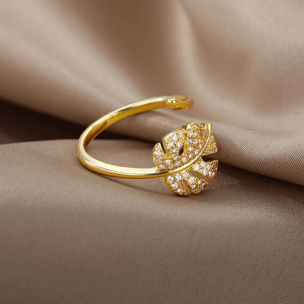 Isla Leaf Ring