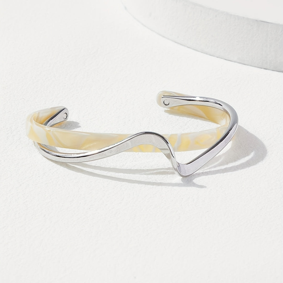 Vela Wave Cuff