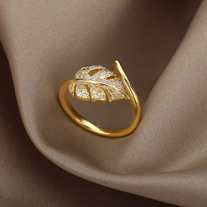 Isla Leaf Ring