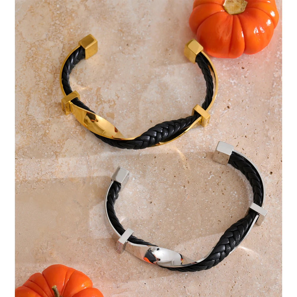 Entrelacé Cuff Bracelet