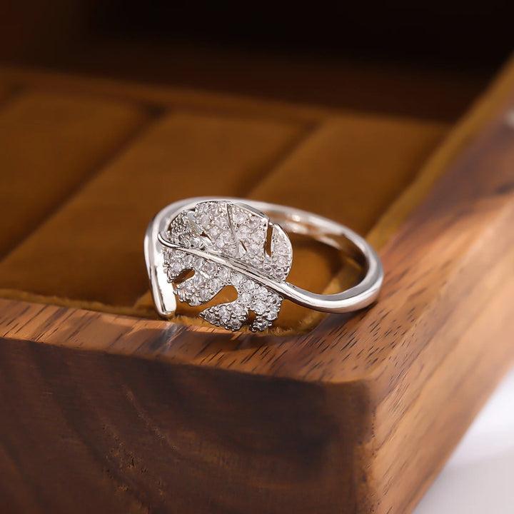 Isla Leaf Ring