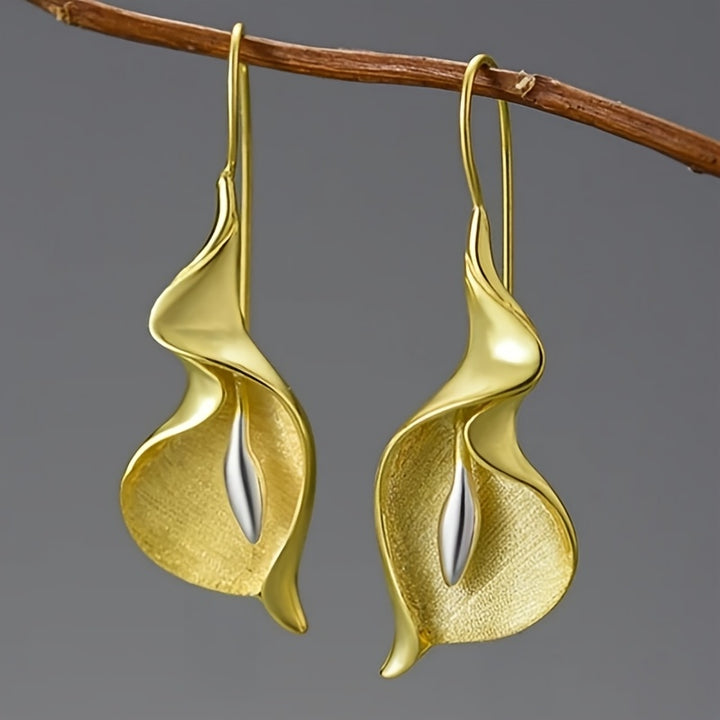 Calla Lily Drop Earrings