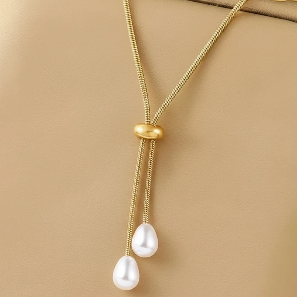 Serena Pearl Lariat Necklace